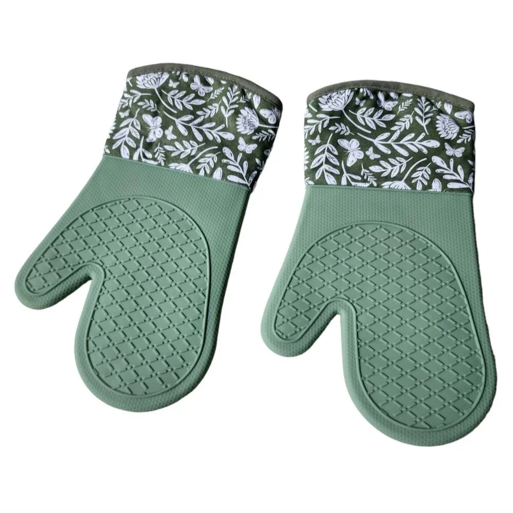 Bakers Choice Set of 2 Premium Cotton and Silicone Oven Mitts Printed Green 13in